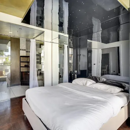 Champs Elysees-montaigne Luxe & View Of Eiffel Tower *
